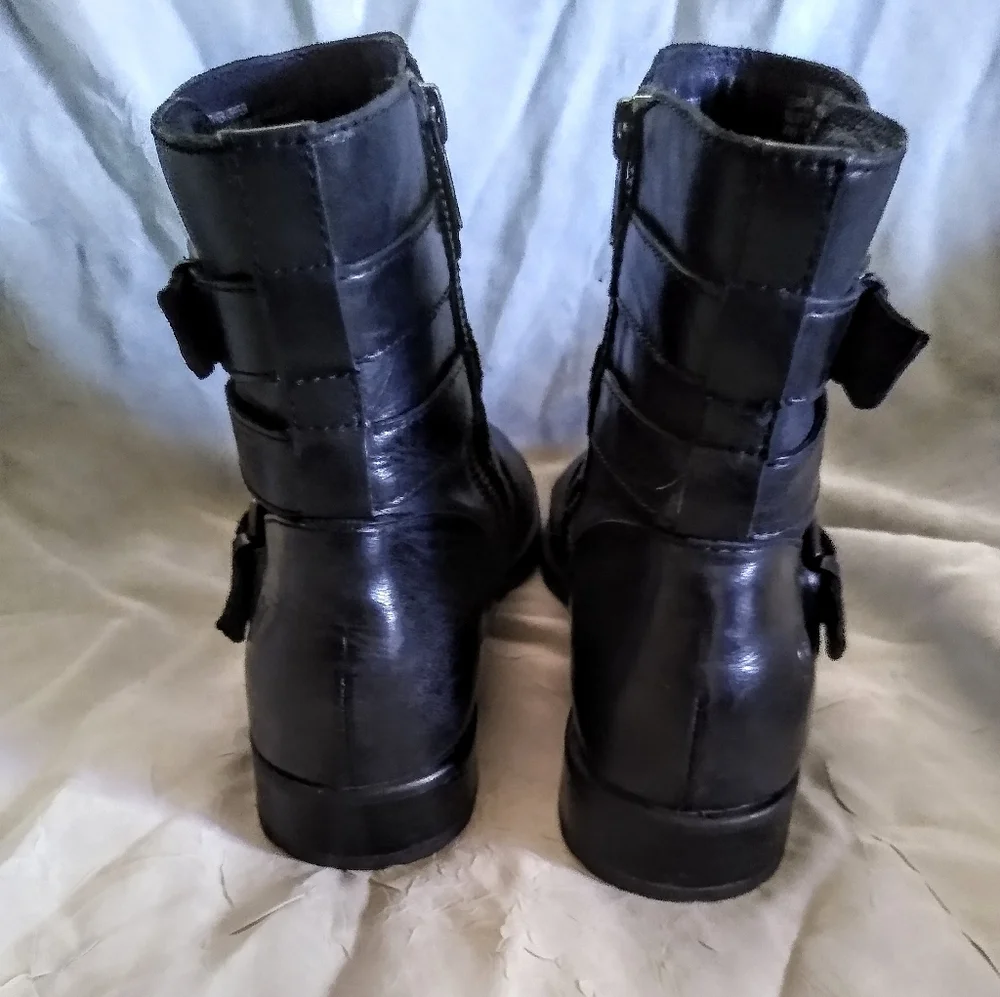 Born black leather ankle boots size 6.5 - Picture 4 of 10